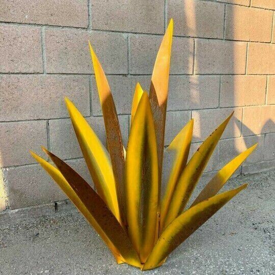 (🍀Garden Upgrade)Waterproof Solar Garden Agave Lamp