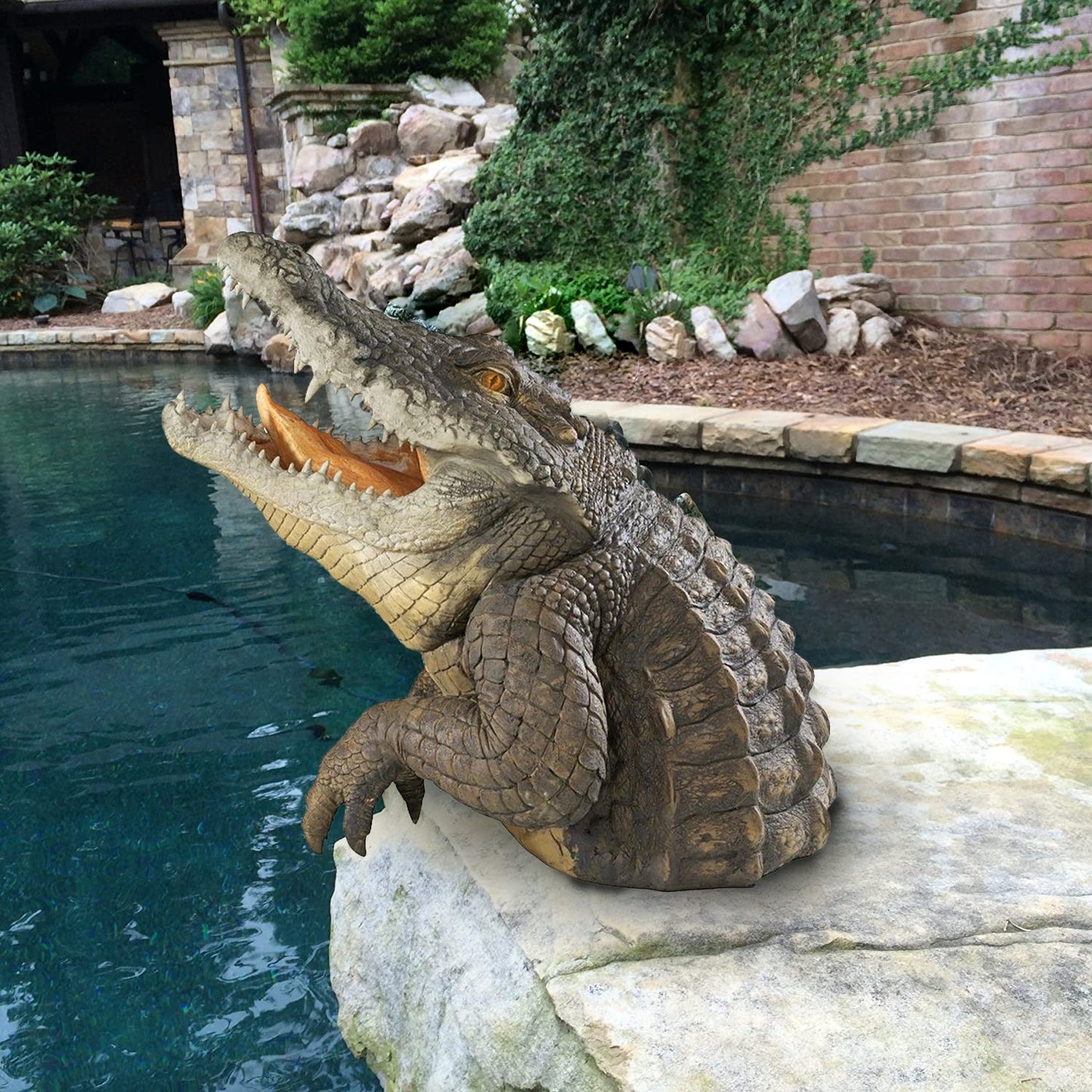 Garden Swamp Gator Statue